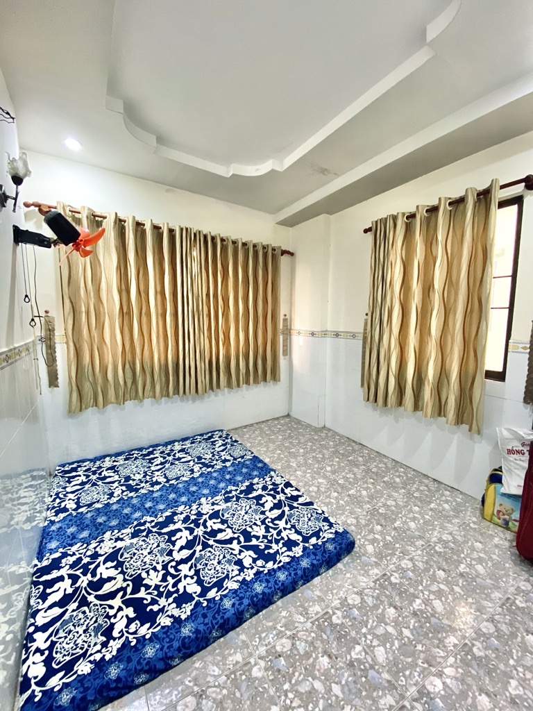 Bán gấp nhà riêng 4,5m MT, 3 tầng, 6PN, 3WC, 36m2, giá cực chất tại Trần Văn Quang, Tân Bình, HCM